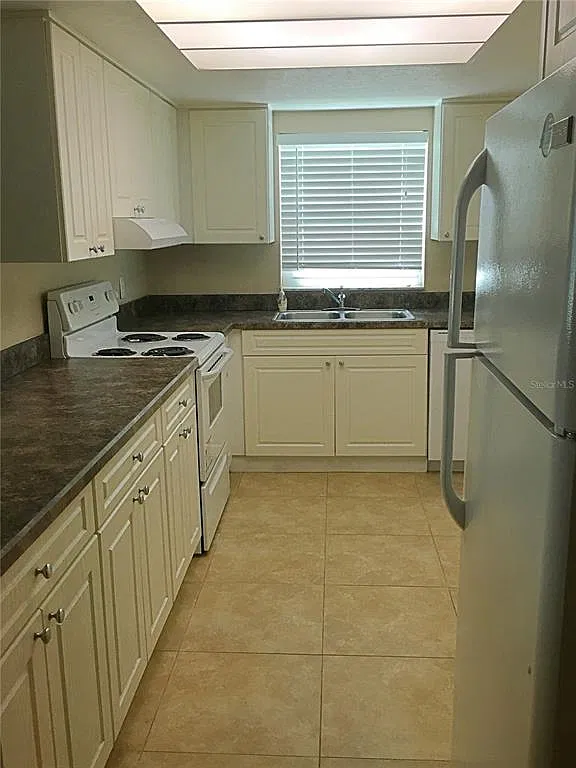 2 bed, 2.0 bath, 905 sqft, $1,490 — Photo 4