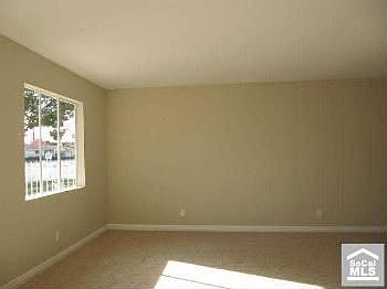 3rd image of 309 W Berry Ave