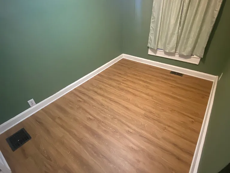 1606 Lawton Ave — Photo 3