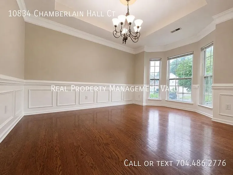 10834 Chamberlain Hall Ct — Photo 3
