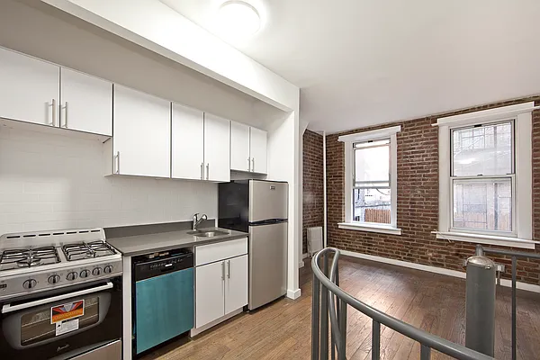 Rented by R New York | media 26