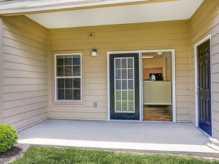 Elk Way Apartments — Photo 23