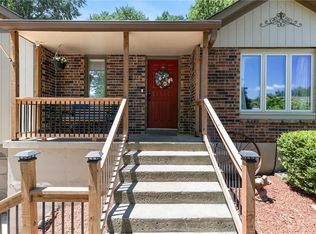 2209 NW 10th St, Blue Springs, MO 64015