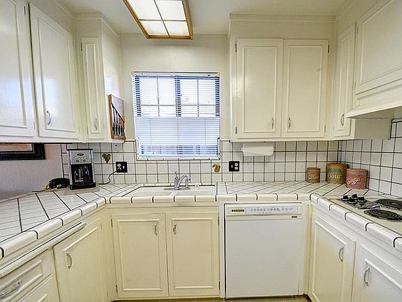 2nd image of 2451 Neville Ave