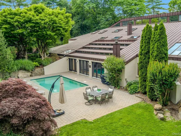 41 Murray Hill Road, Scarsdale, NY 10583