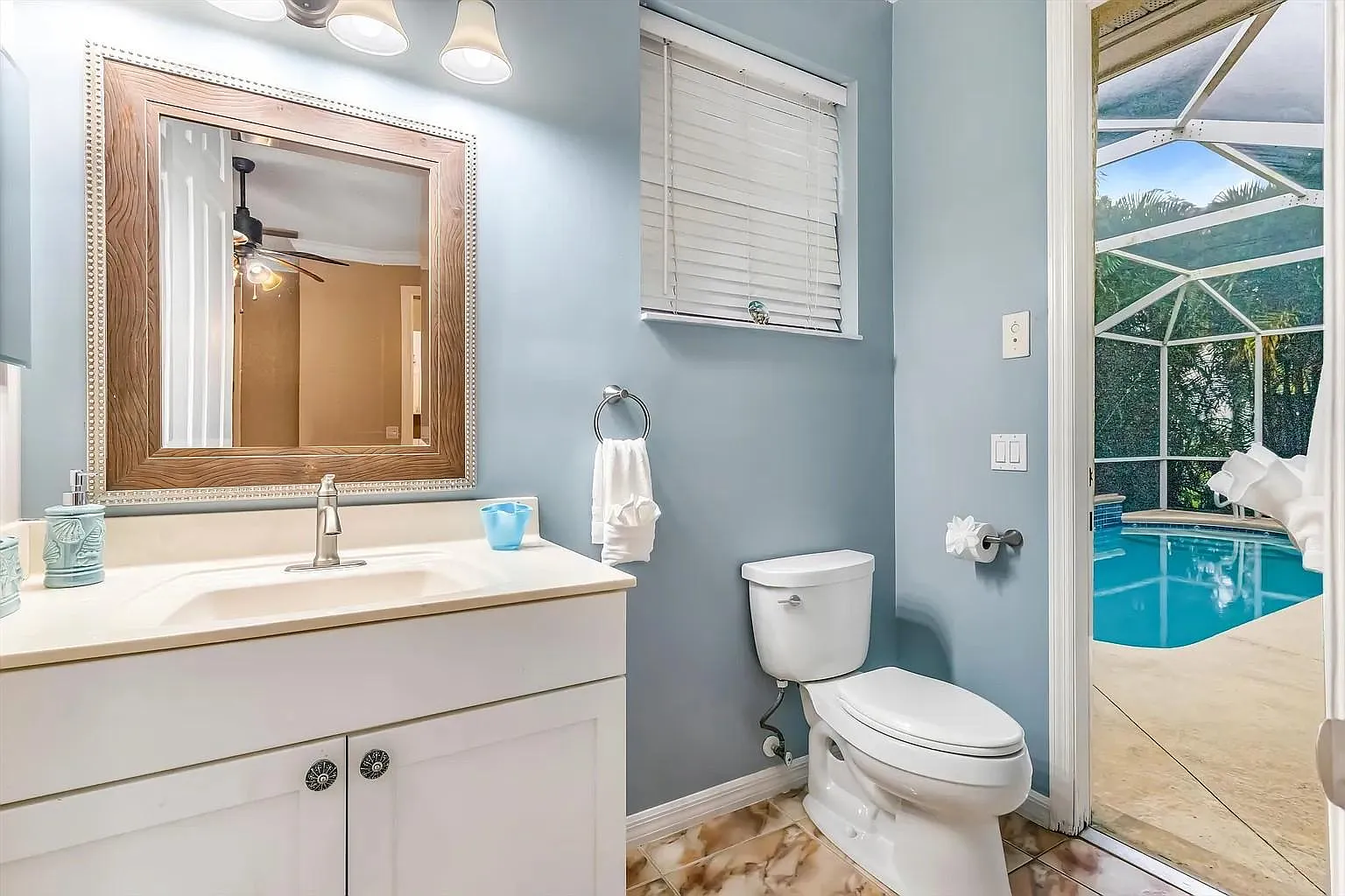 3 bed, 3.5 bath, 2290 sqft, $1,343 — Photo 2