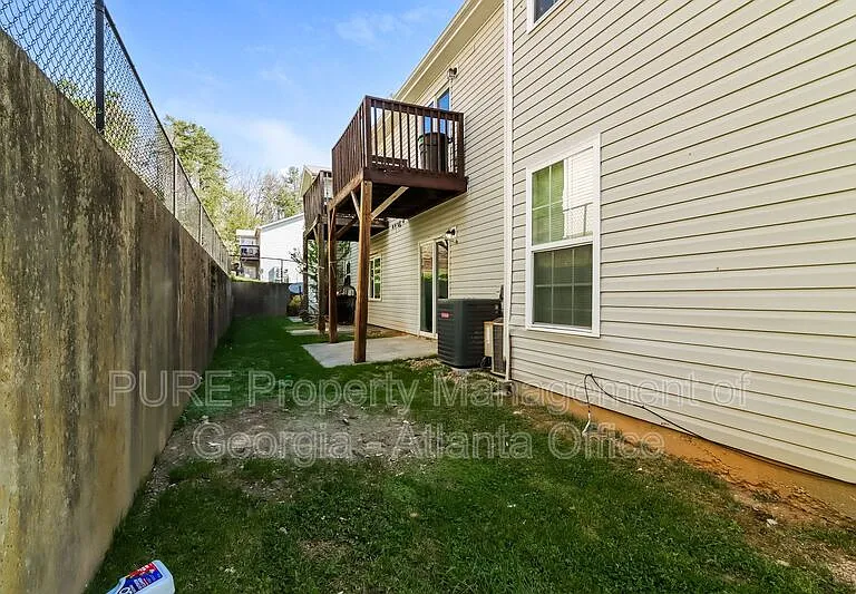 1702 Stonehaven Cir — Photo 18