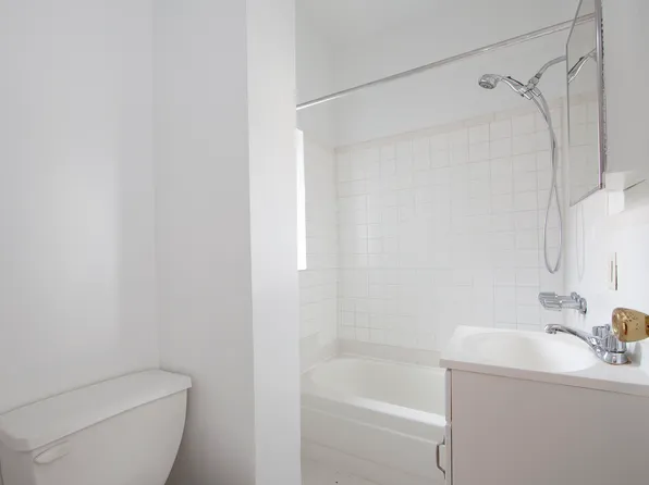 512 East 13th Street image 4 of 22