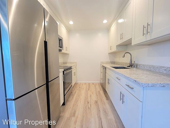 5th image of 201 Loma Verde Ave APT D