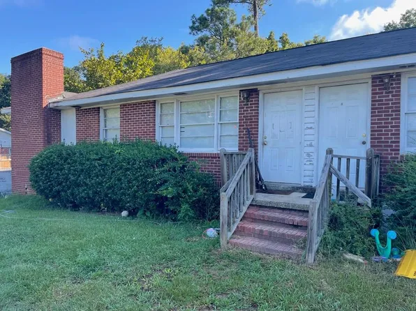 302 Fairforest Dr, Greenwood, SC 29646