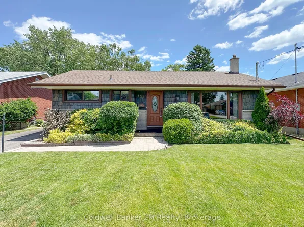 453 Rosmere St, Oshawa, ON L1J 5H4