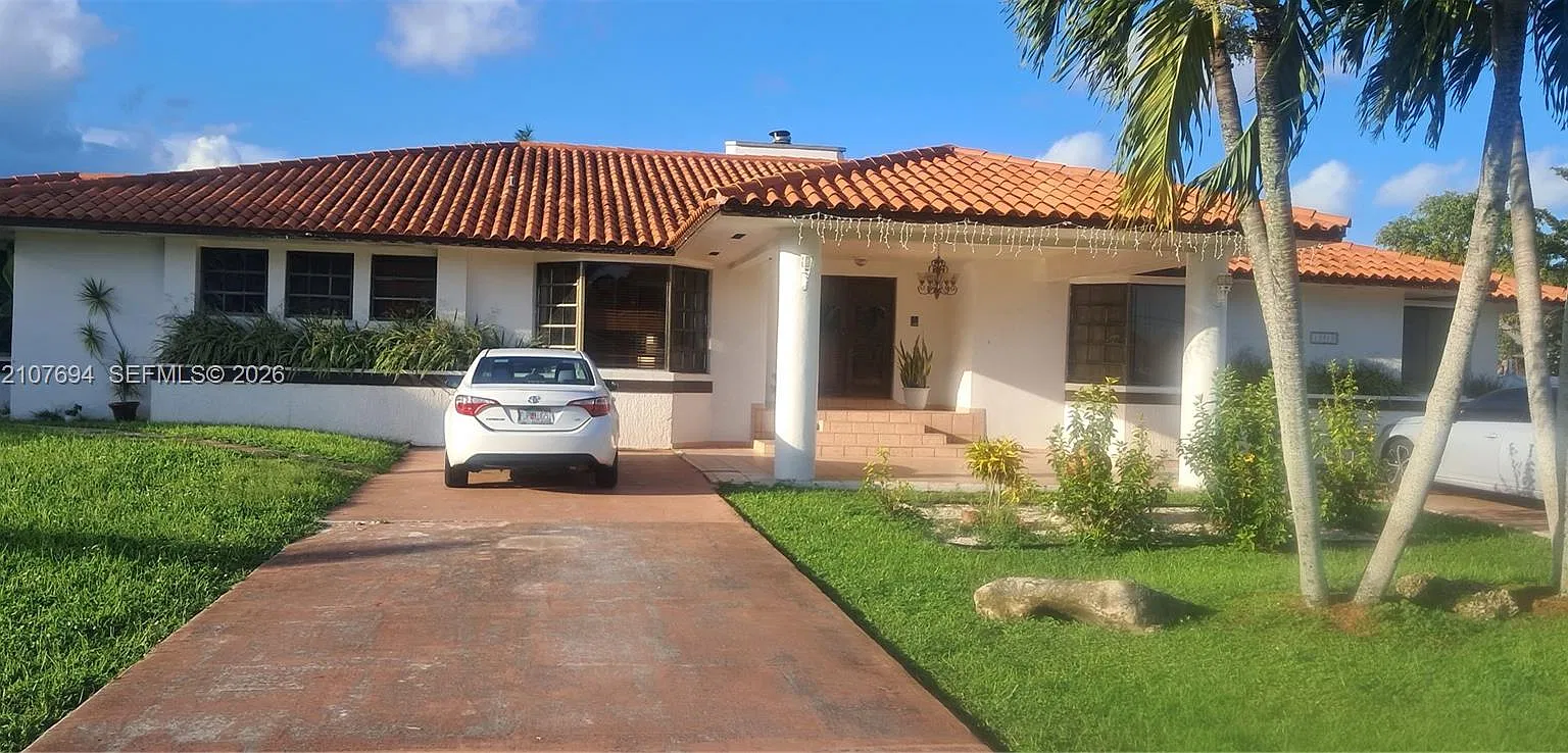 3 bed, 2.0 bath, $3,800 — Photo 1