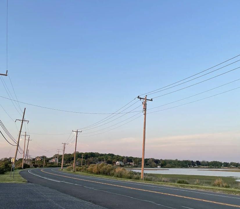 1st image of 425 Summit Ln