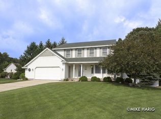 7464 Yorkshire Dr, Hudsonville, MI 49426