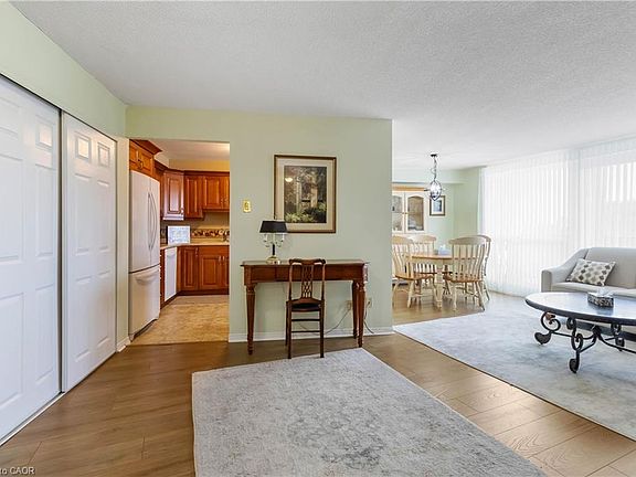 5th image of 9 Bonheur Ct #505
