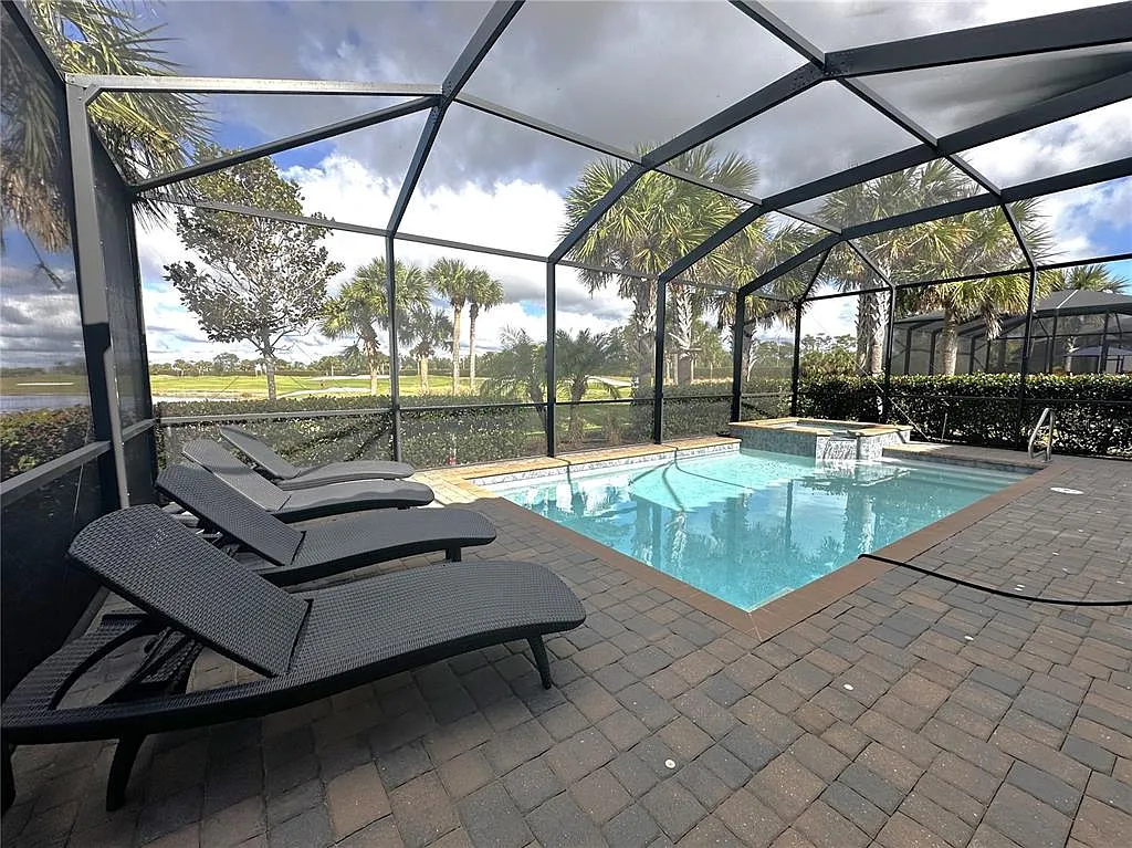 4 bed, 3.0 bath, 2247 sqft, $5,000 — Photo 4