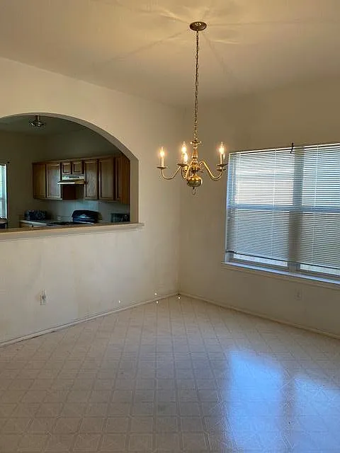 4 bed, 2.5 bath, 2055 sqft, $1,795 — Photo 3
