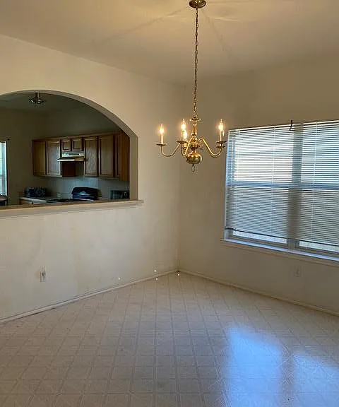 810 N Creek Blvd — Photo 3