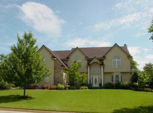 1024 SW Summit Falls Dr, Lees Summit, MO 64081