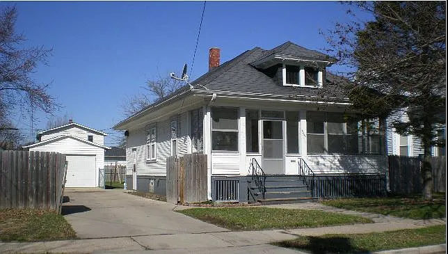5030 21st Ave photo 1