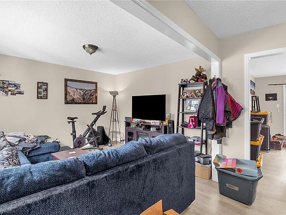 4th image of 1755 Camden Rd