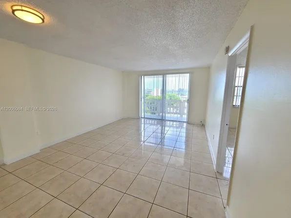 15600 NW 7th Ave APT 709, Miami, FL 33169