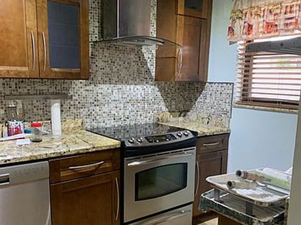 8020 SW 152nd Ave APT 302