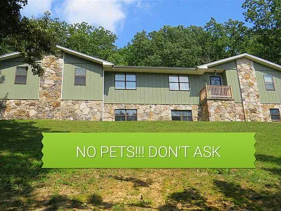 261 Live Oak Trl NE