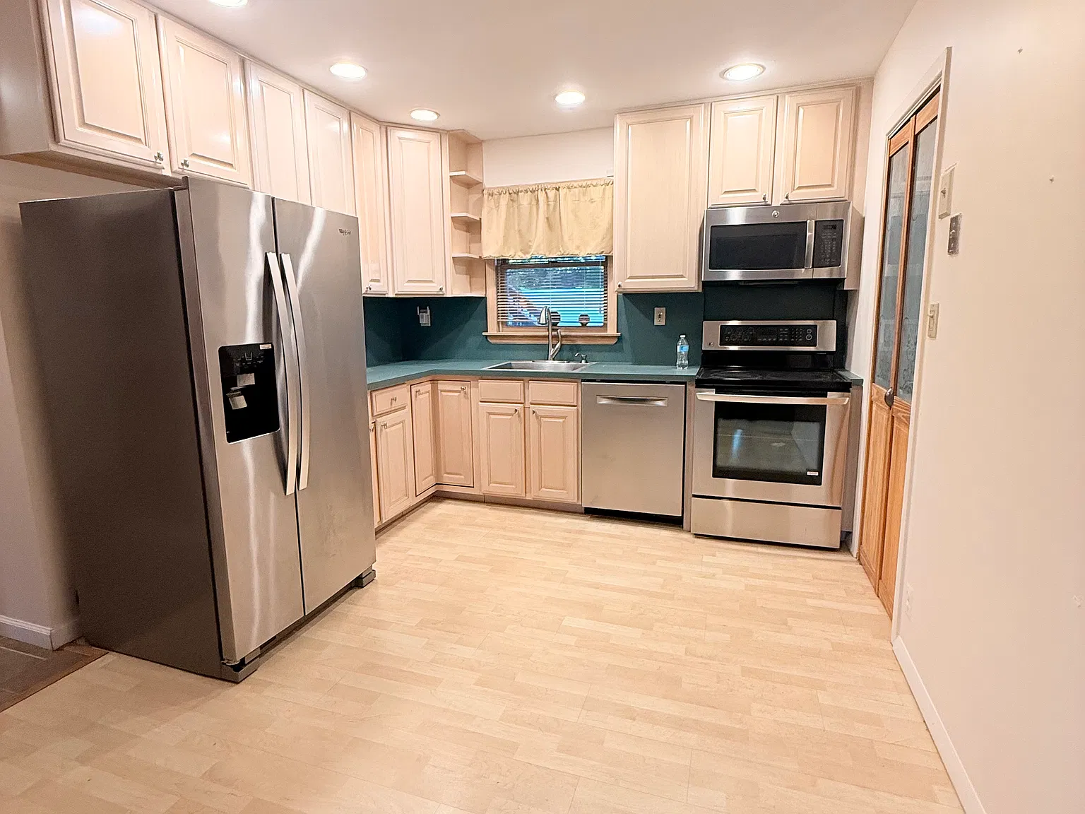 Dennis Ln, Bethpage — Photo 3
