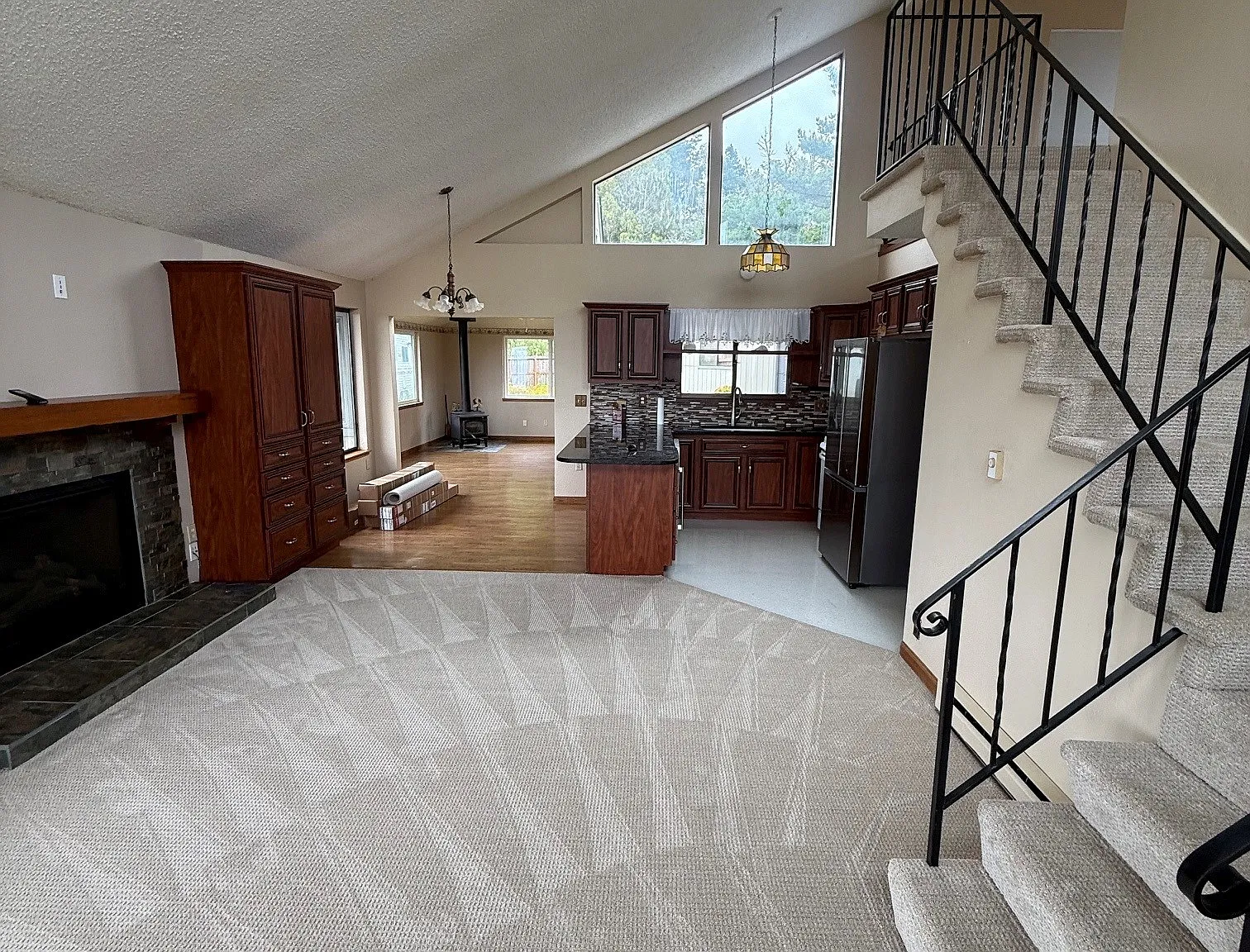 3 bed, 1196 sqft, $3,200 — Photo 2