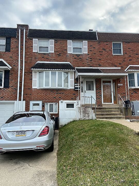 1st image of 12442 Sweet Briar Pl