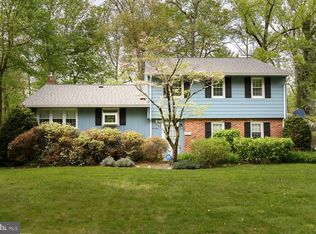 14 Woodlane Dr, Moorestown, NJ 08057