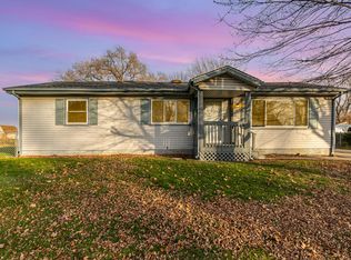 795 Eagle Creek Rd, Valparaiso, IN 46385