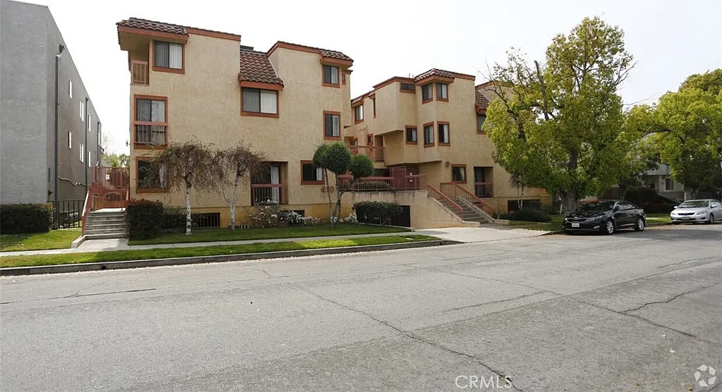 2 bed, 1100 sqft, $2,750 — Photo 1