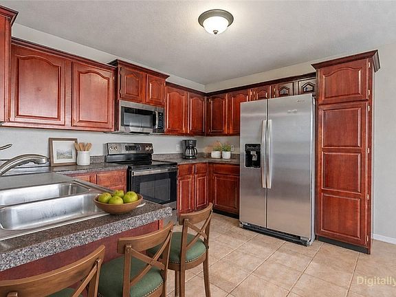 5th image of 1363 Charles St