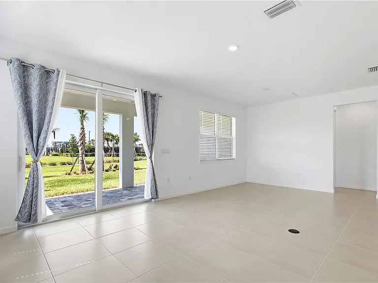 1156 Haven Cir — Photo 4