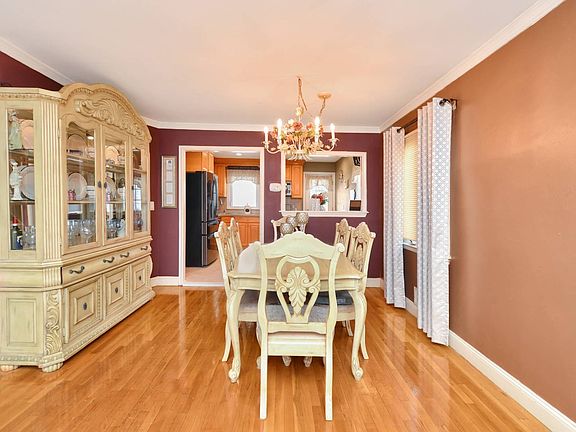 5th image of 338 Chesterton Ave