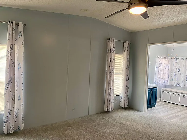 5661 SW 54th Ter — Photo 12