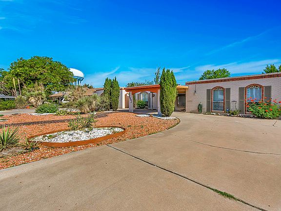 2nd image of 9513 Desert Hills Ln