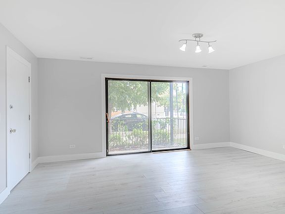 3rd image of 7500 W Addison St APT 1