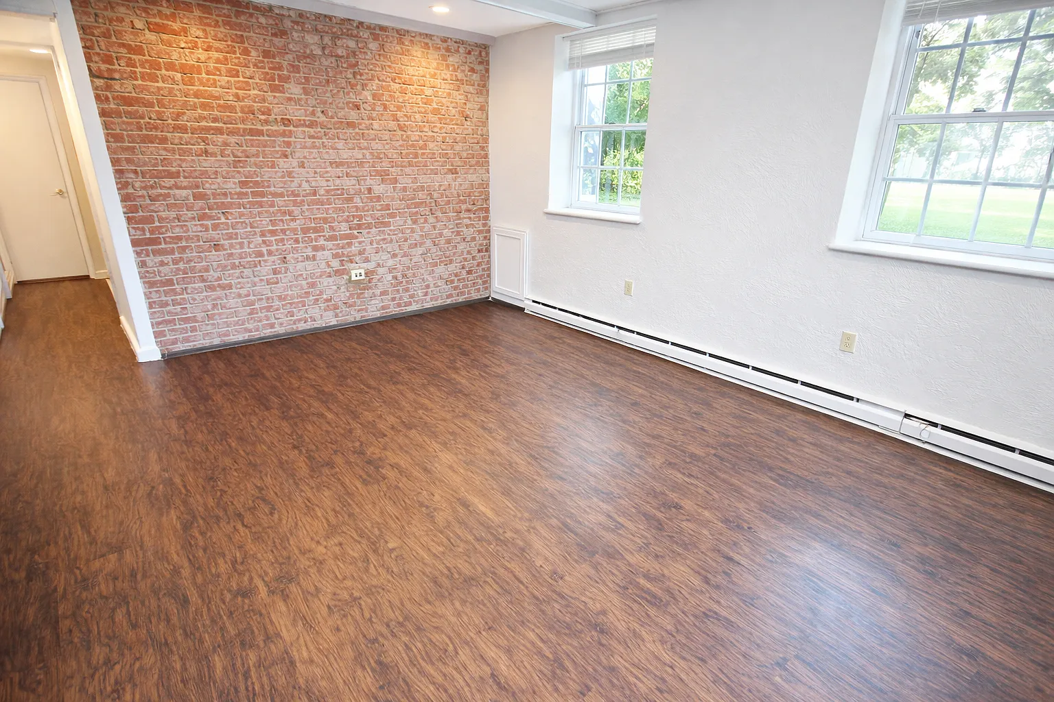 2 bed, 607 sqft, $1,599 — Photo 2