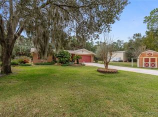 8614 W Varricchio Ln, Crystal River, FL 34428