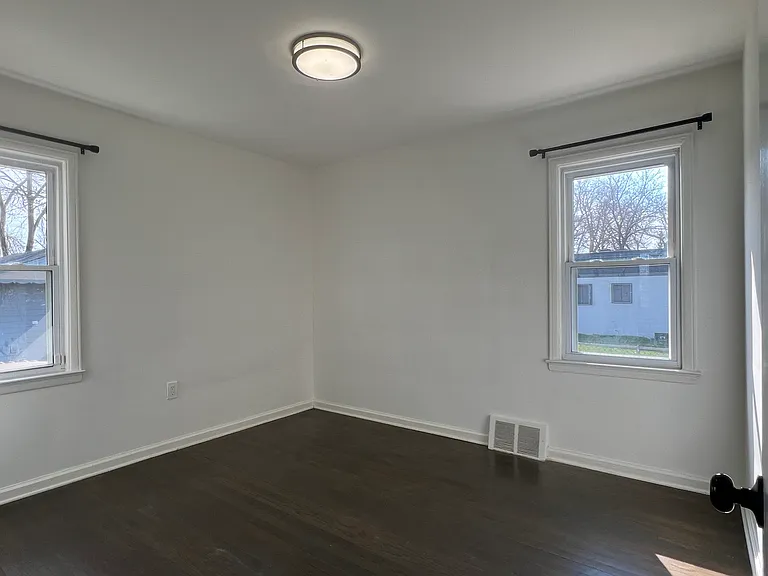 183 Crystal Lake Dr — Photo 18