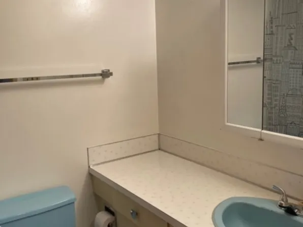 1050 Pemberton Rd #203, Victoria, BC V8S 3R6