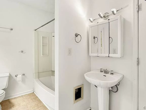 4th image of 501 Catherine St