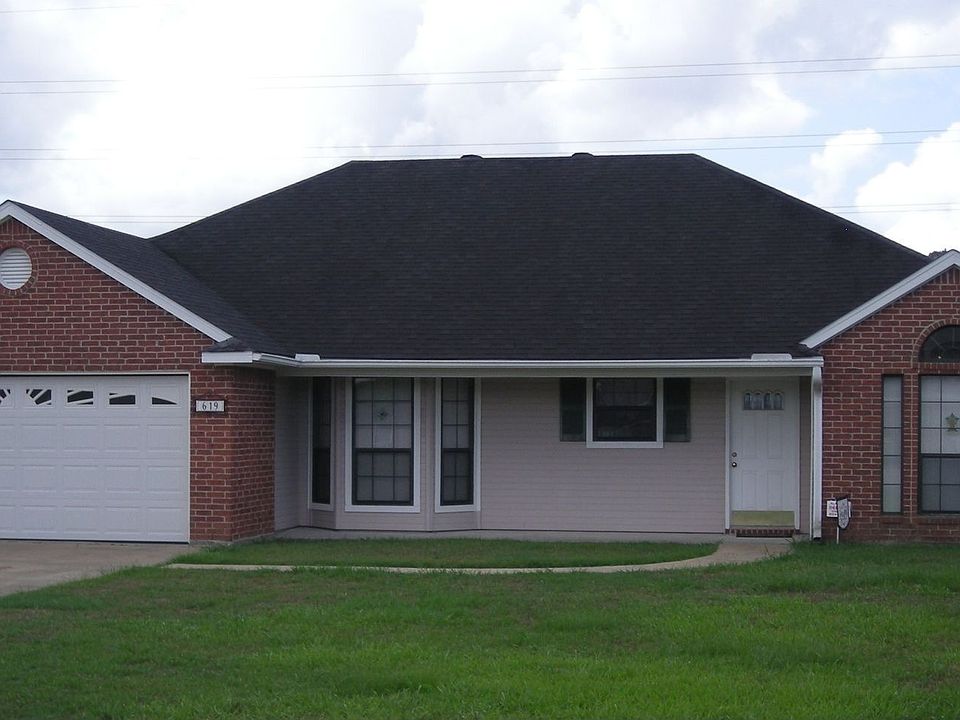 1st image of 619 Royale Dr