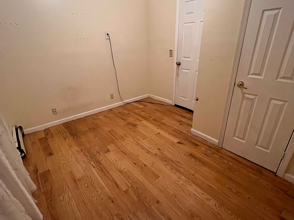 2nd image of 1412 Doris St