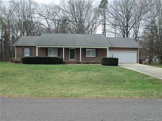 1st image of 303 Camelot Dr