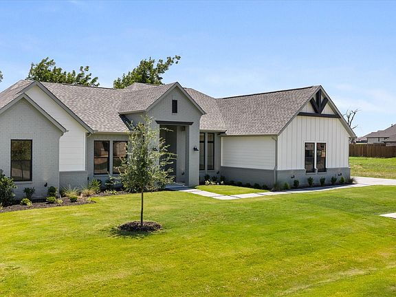 2nd image of 2180 Middlewood Cir