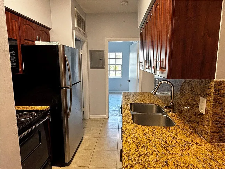 18340 NW 68th Ave #F — Photo 10